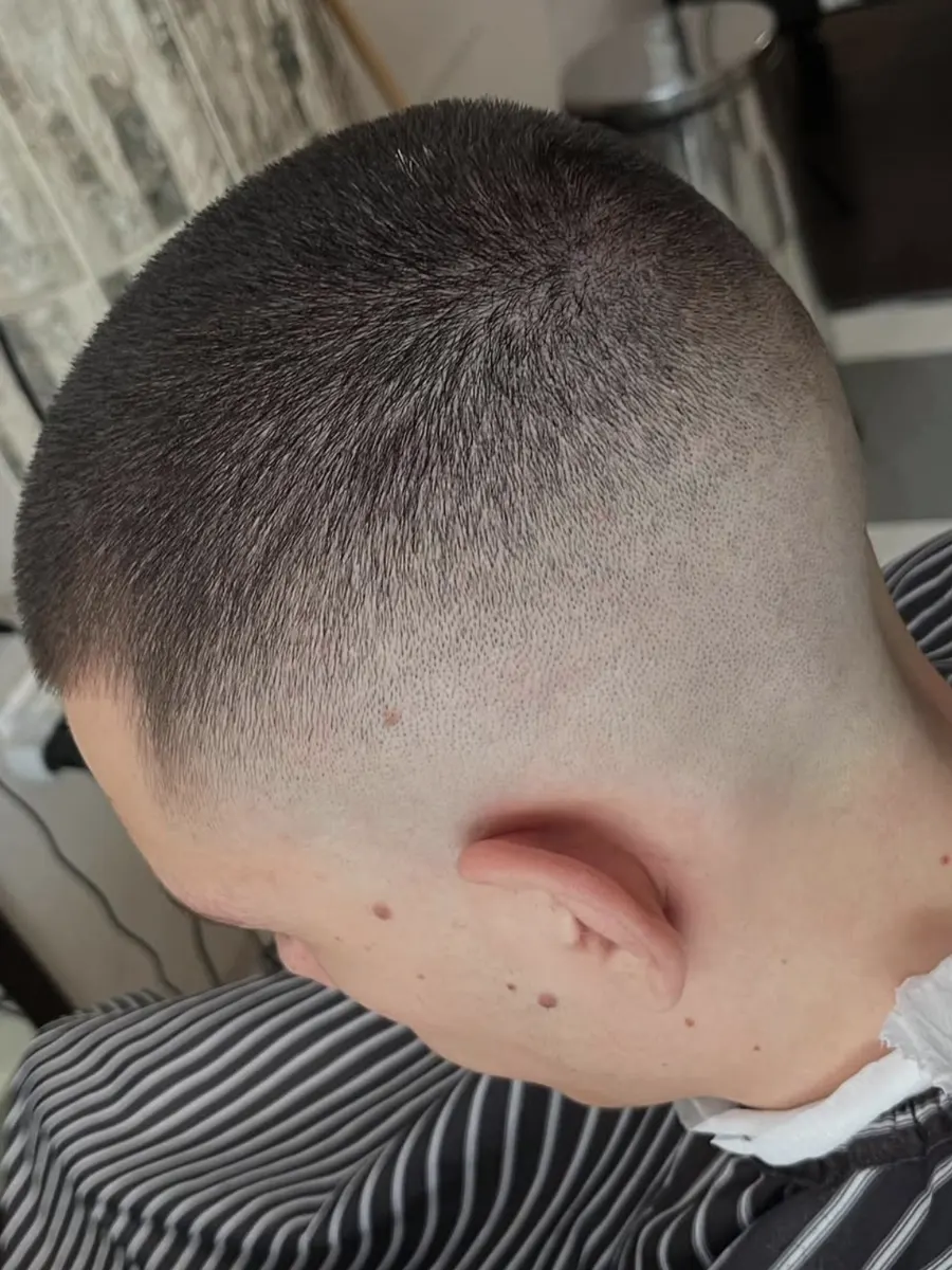 Ανδρικό κούρεμα buzz cut χωρίς fade – κουρείο Προκόπης Ντερτιλής, Κόρινθος